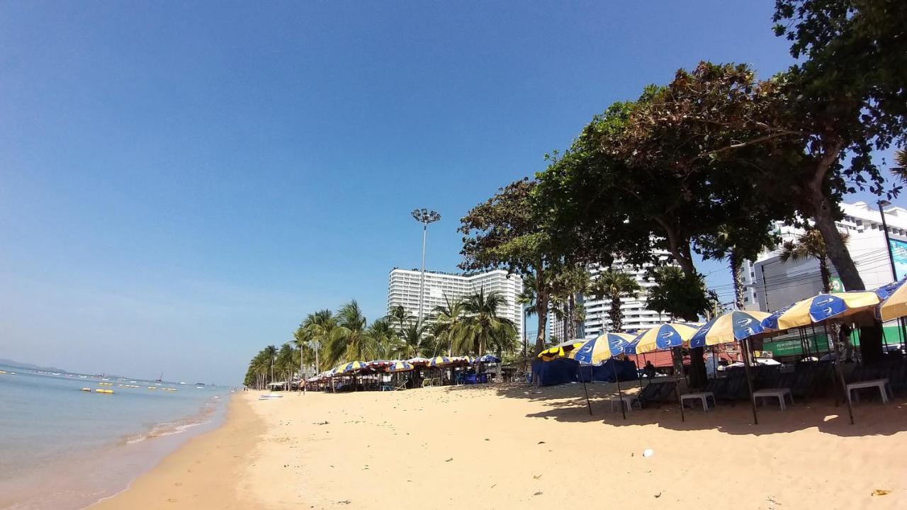 Hotel Max'S Beach House Pattaya Esterno foto